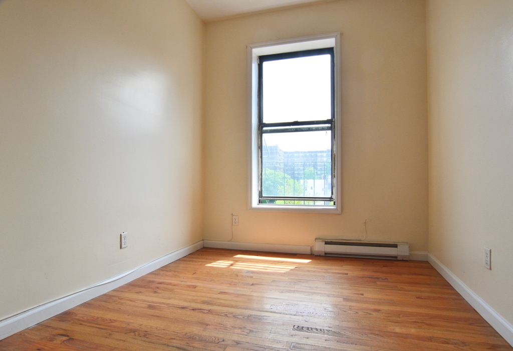 140 W 109th St - Photo 3