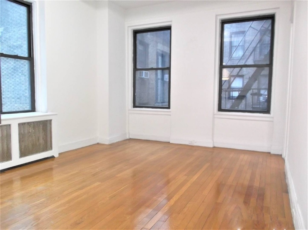 140 East 46th Street - Photo 1