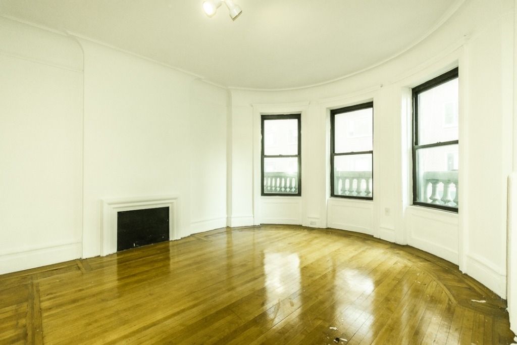 105 East 15th Street - Photo 0