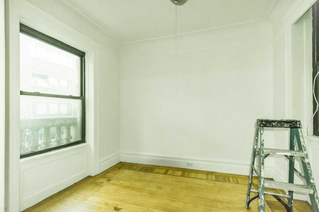 105 East 15th street - Photo 4