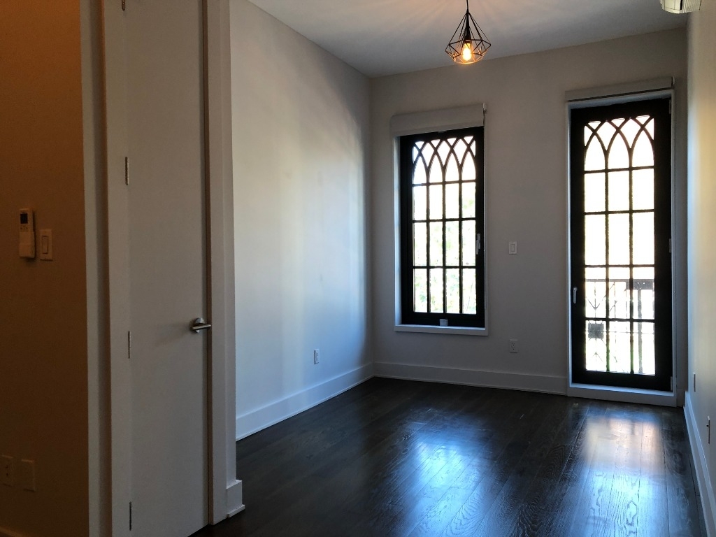 1487 Broadway - Photo 2