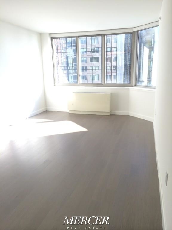 10th Avenue - Photo 1