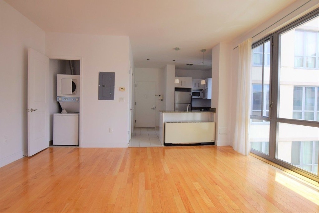 110 4th Avenue - Photo 2