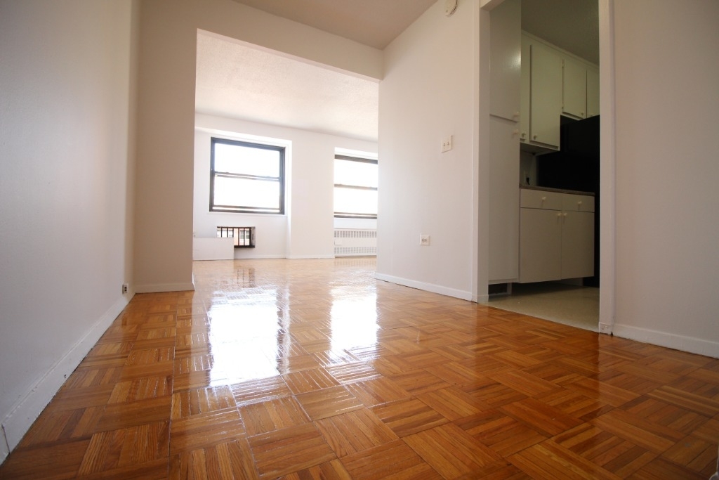 401 Second Avenue - Photo 2