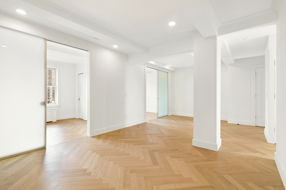 301 East 21st Street - Photo 3