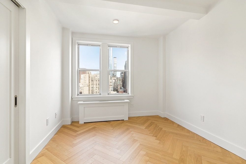 301 East 21st Street - Photo 2