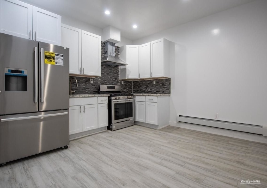 1094 Flatbush - Photo 2