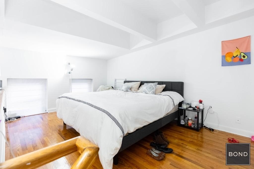 11 E 12 Street - Photo 2