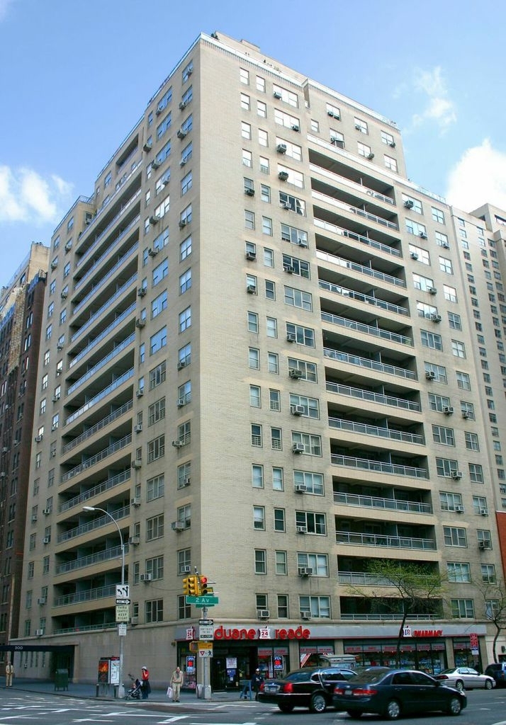 East 57th Street - Photo 0