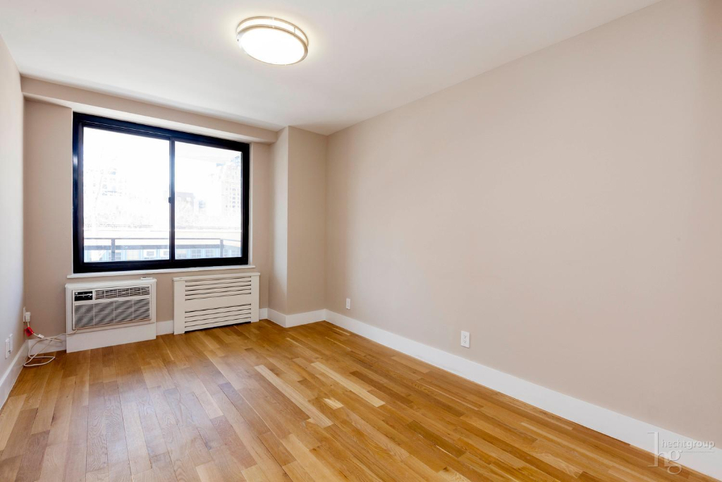 ☆W 97th  Best 2BR  - Photo 1