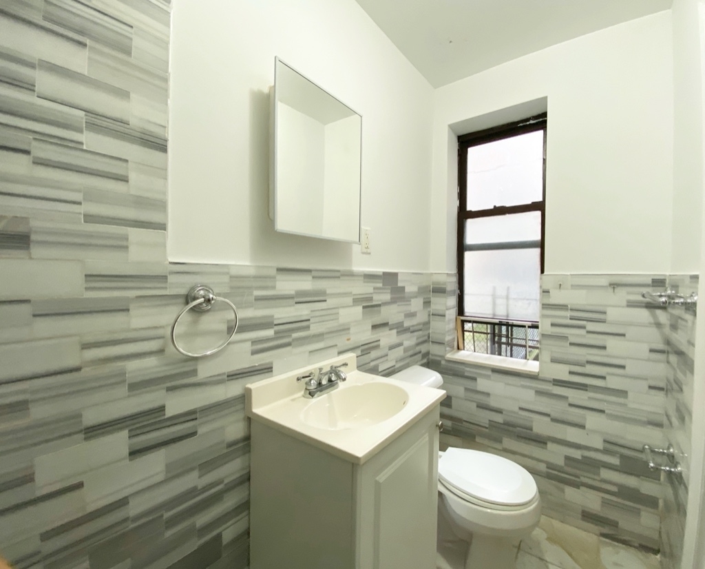 505 W 135th Street - Photo 6