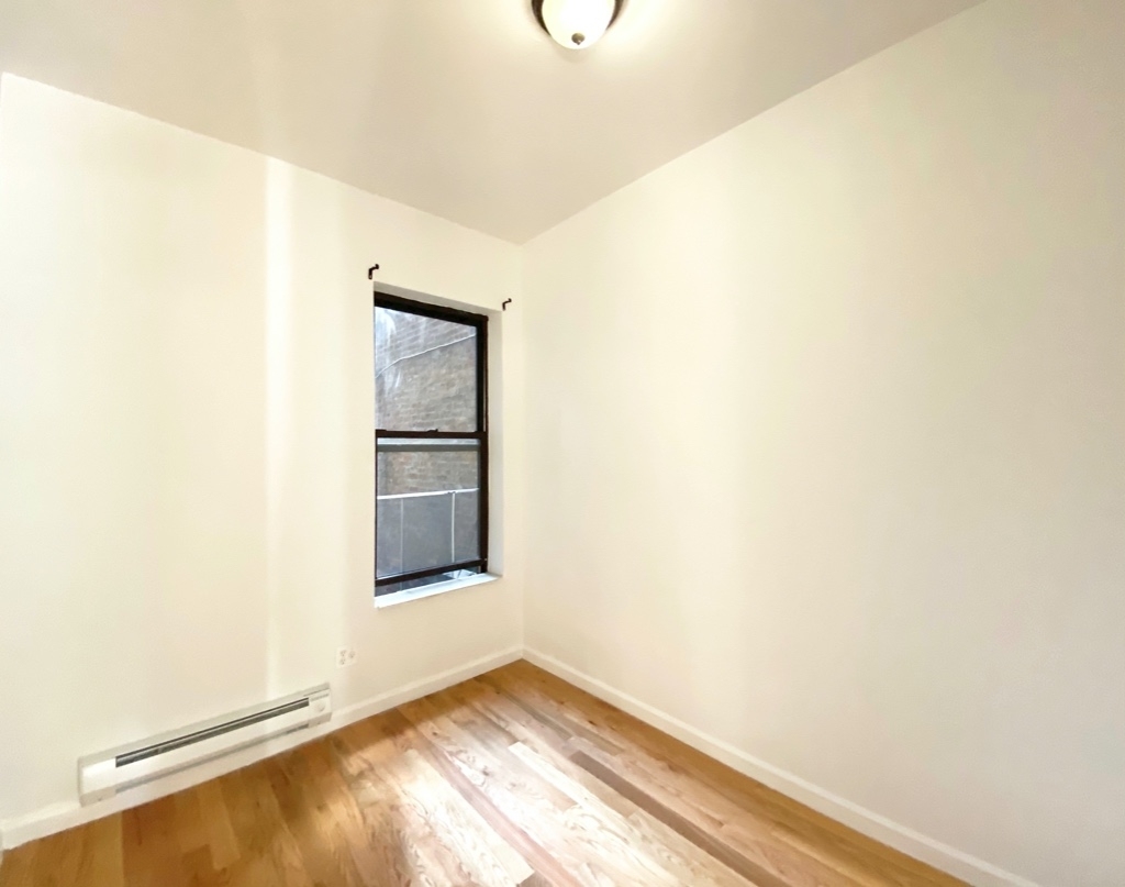 505 W 135th Street - Photo 4