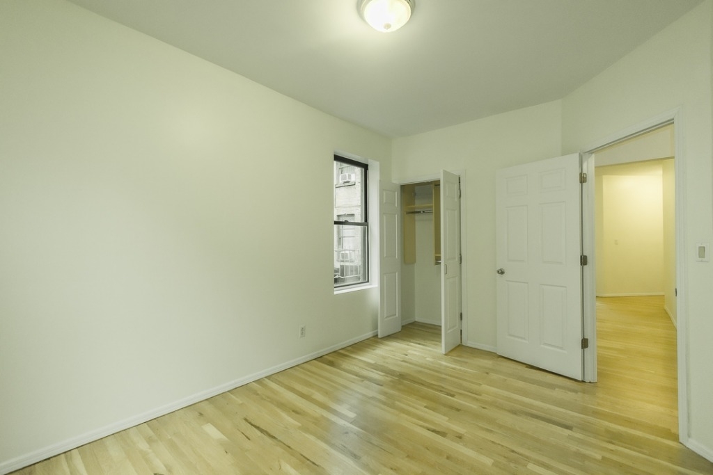 201 West 11th Street - Photo 3