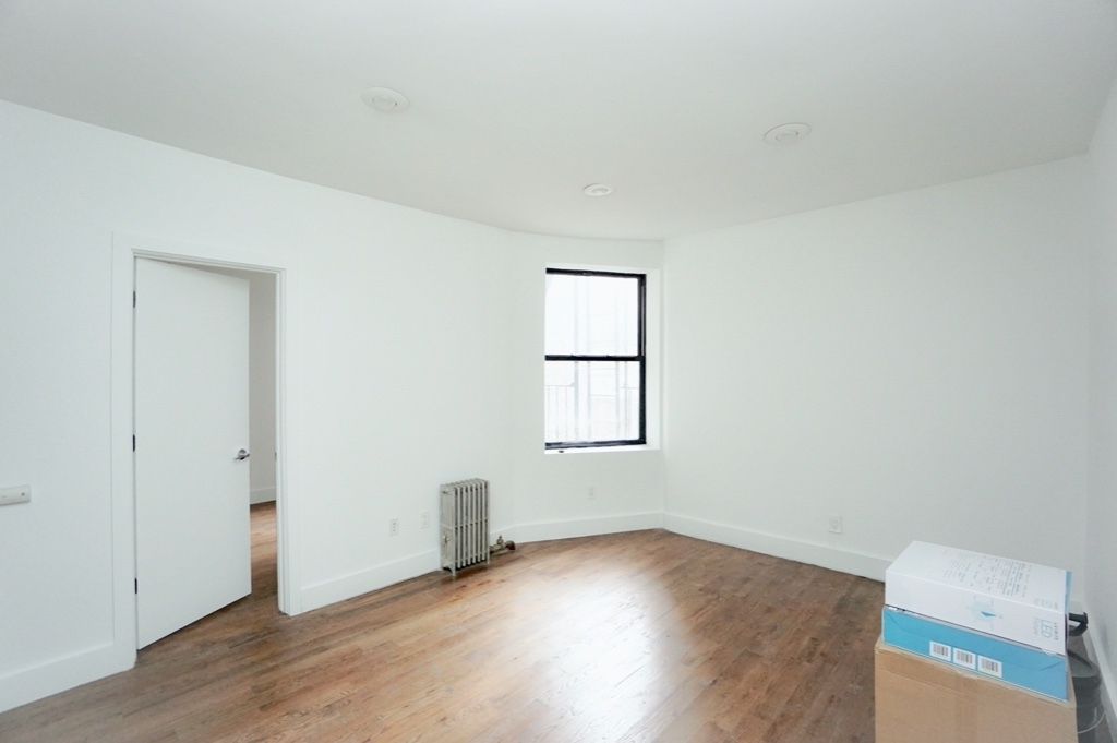 432 W 163rd Street - Photo 2