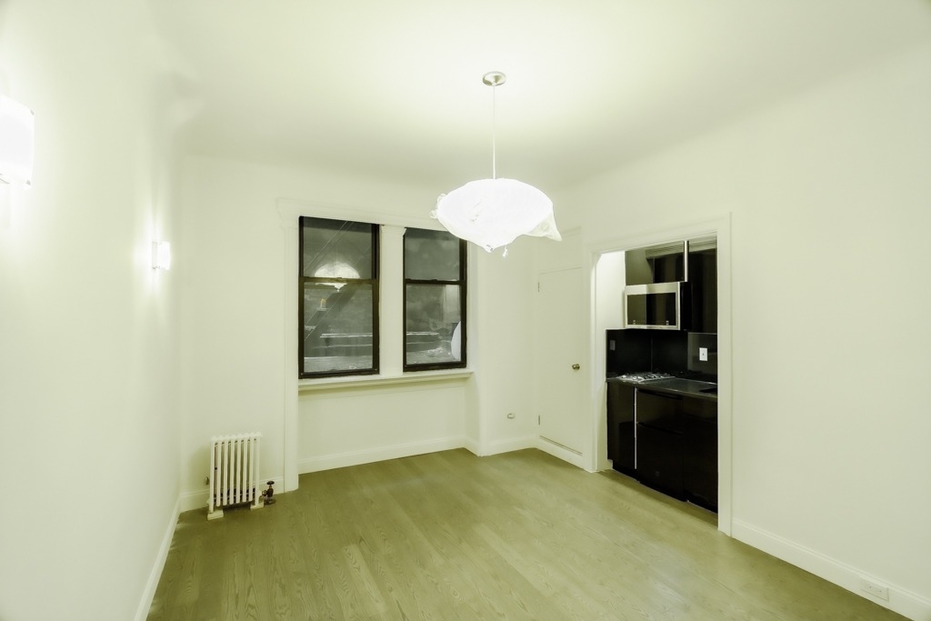 105 East 15th Street - Photo 0