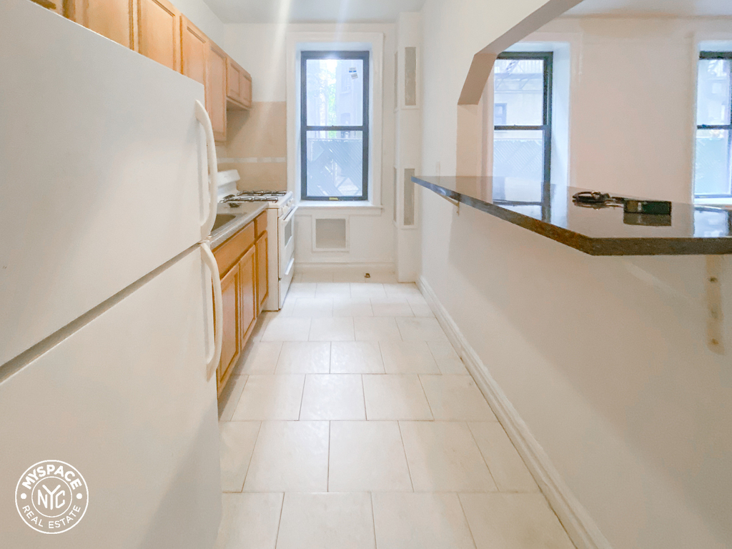 18 East 21st Street - Photo 1