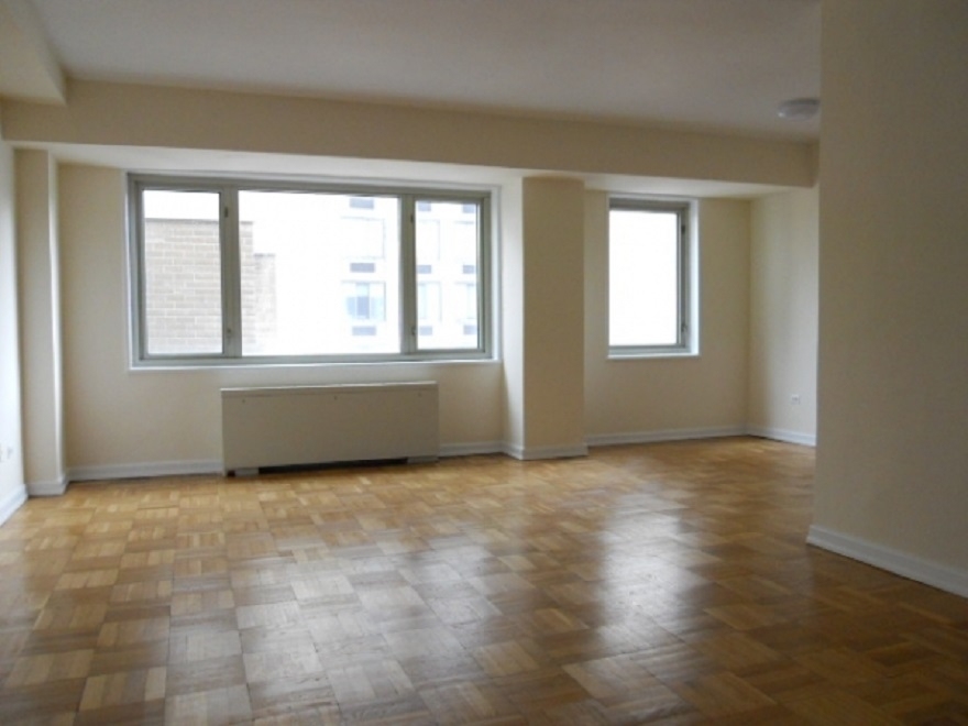 East 87 Street - Photo 1