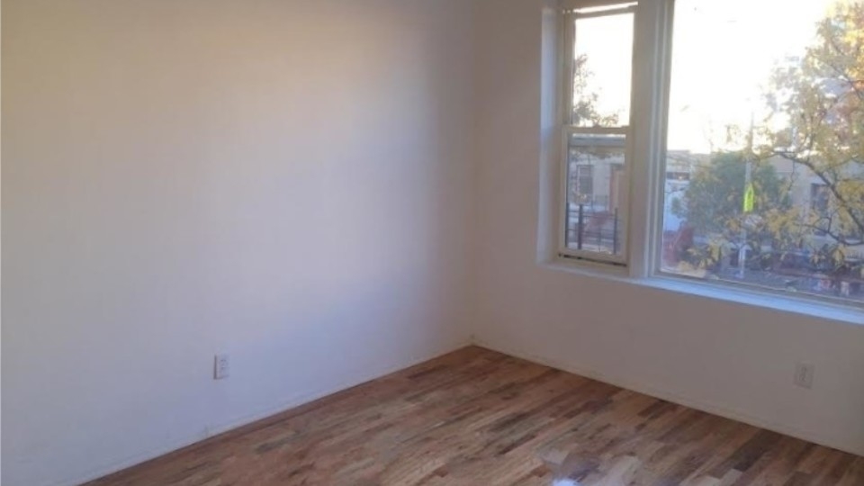 2310 Bedford Ave - Photo 2