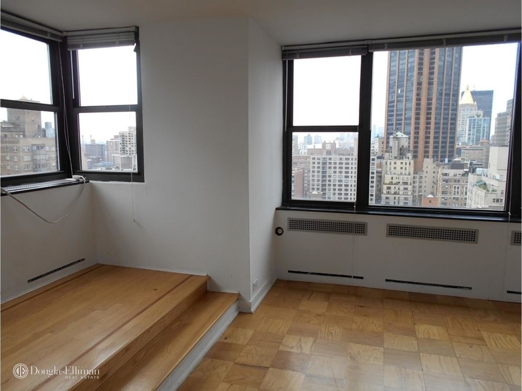 108 East 38th St - Photo 0