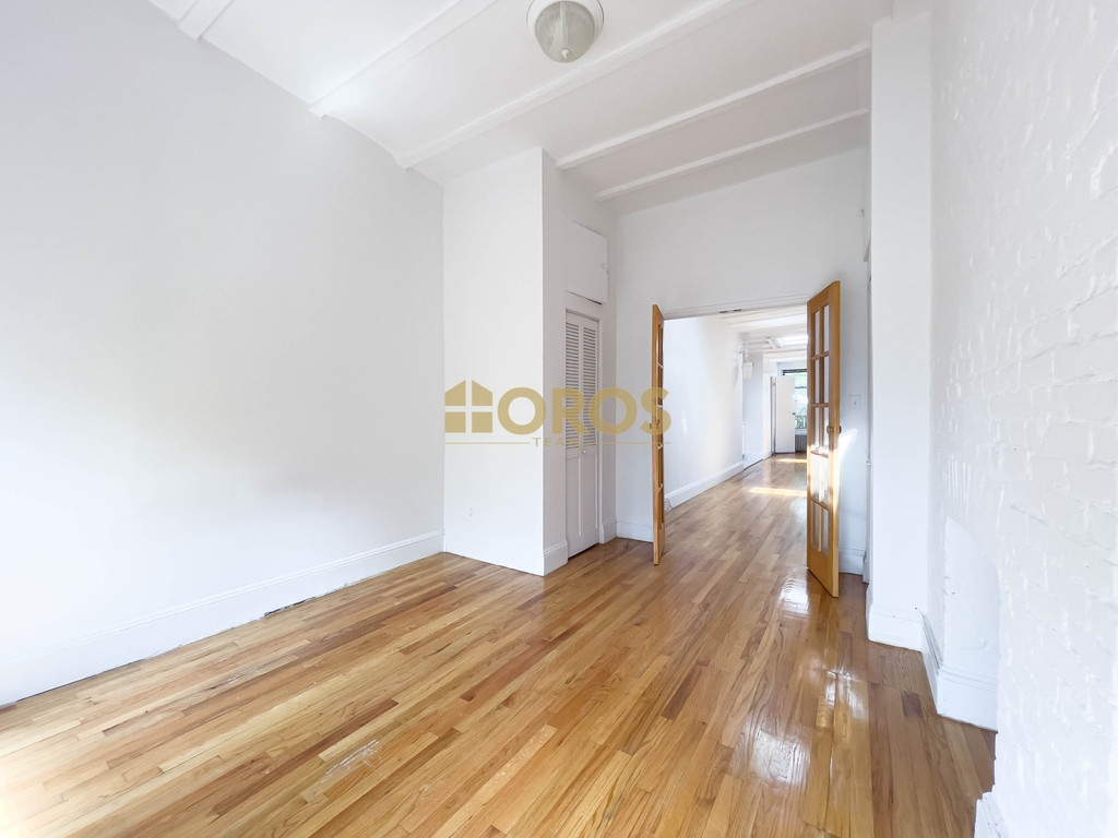 341 East 10th Street - Photo 1