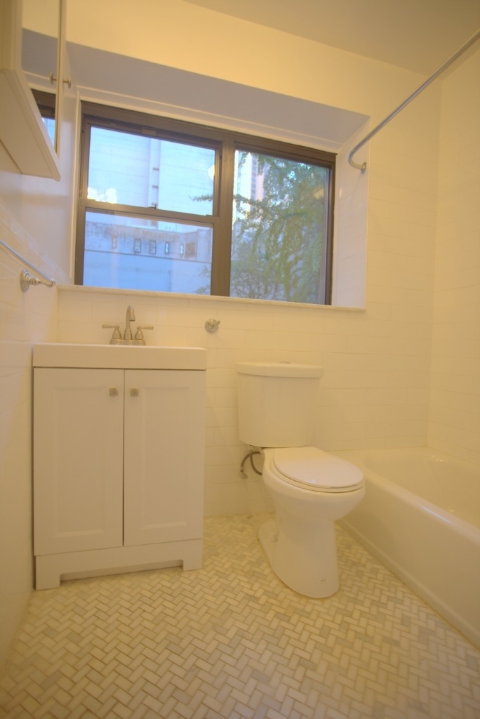 162 east 33rd street - Photo 3