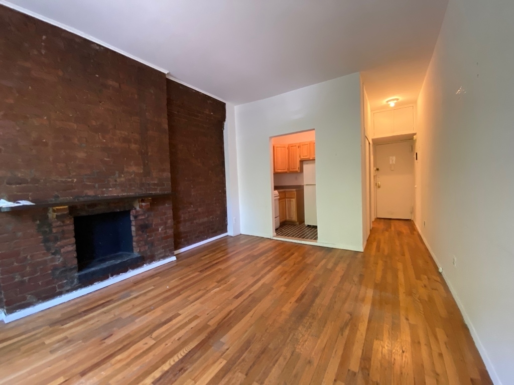 238 West 20th Street - Photo 1