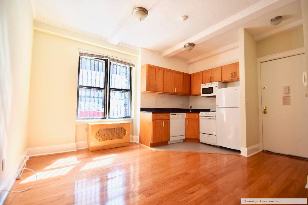 115 West 71st Street - Photo 6