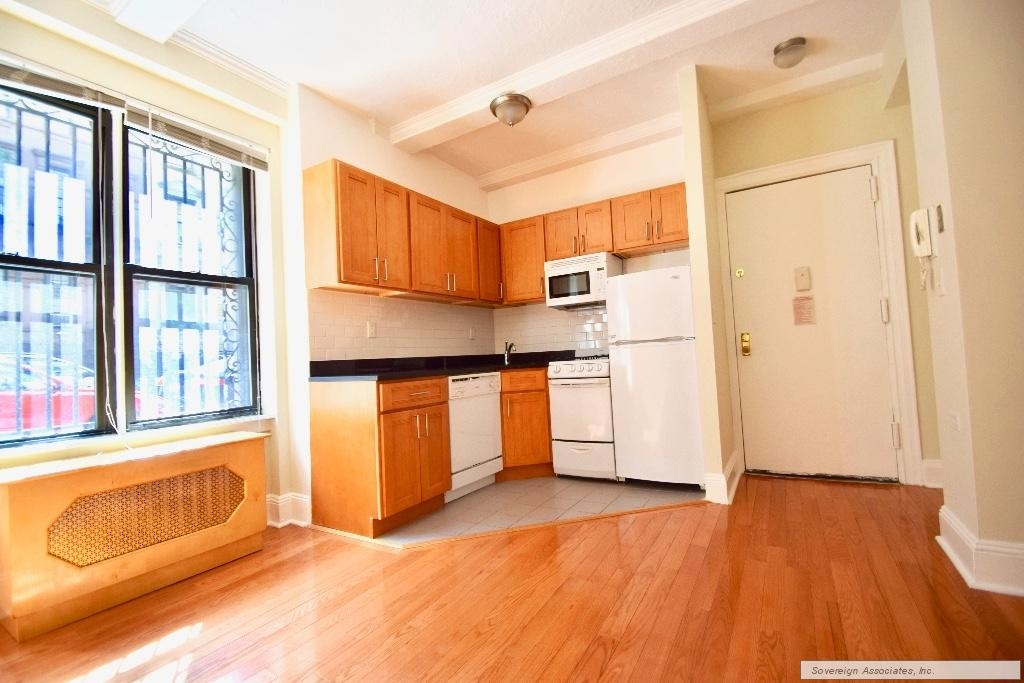 115 West 71st Street - Photo 3