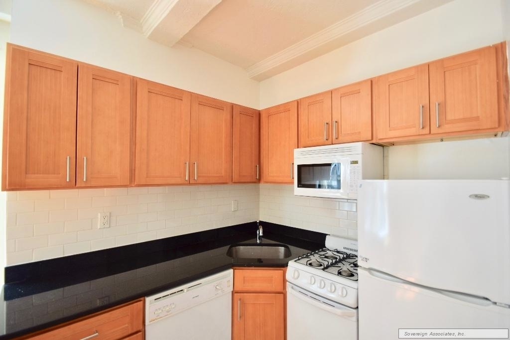 115 West 71st Street - Photo 7