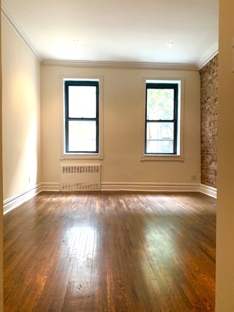 242 East 75th Street - Photo 7