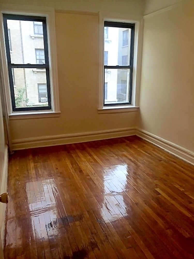 West 171st Street, dp - Photo 1