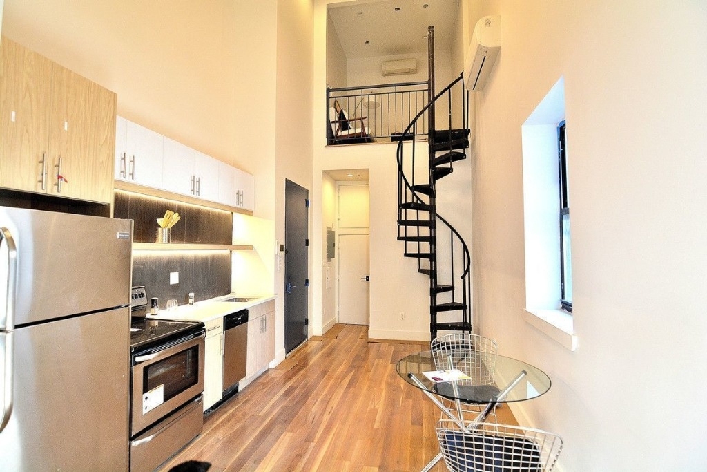 413 Manhattan Avenue - Photo 3