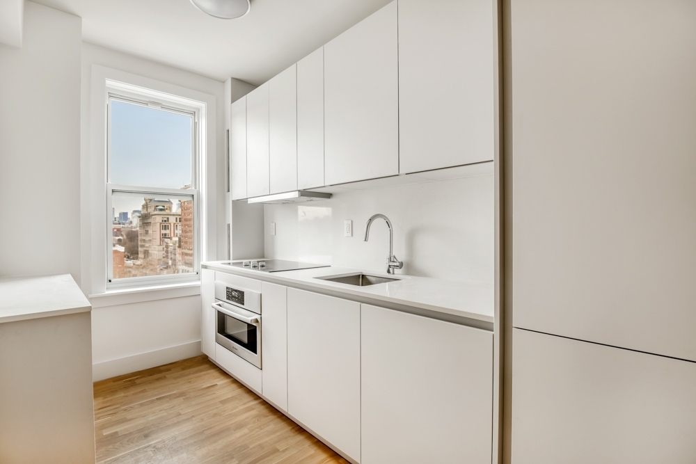 301 East 21st Street - Photo 10