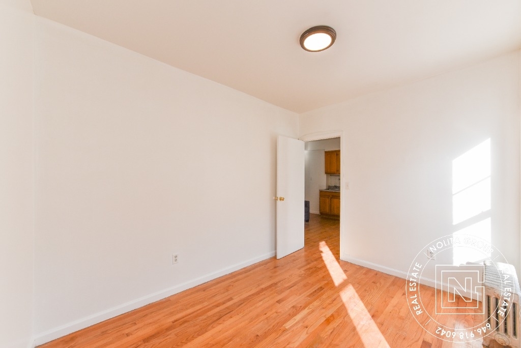 371 Broome - Photo 1