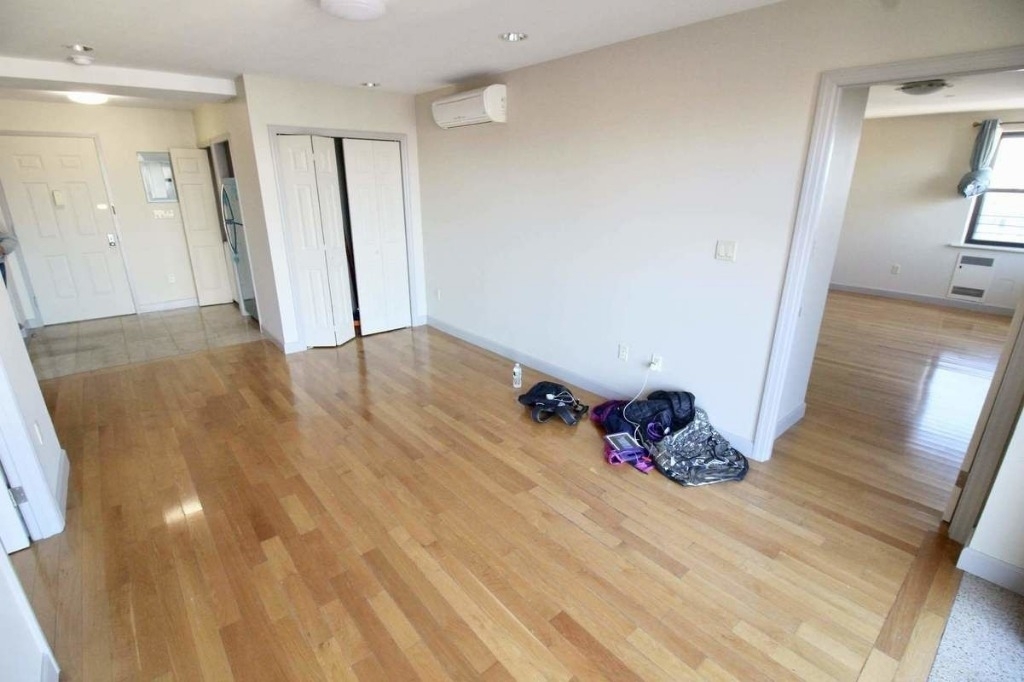 599 4th ave - Photo 1