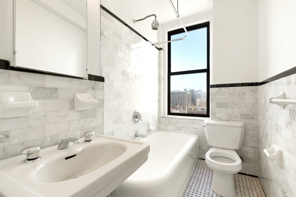 301 East 21st Street - Photo 3