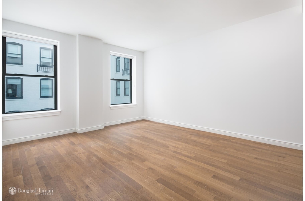 225 Fifth Avenue - Photo 1