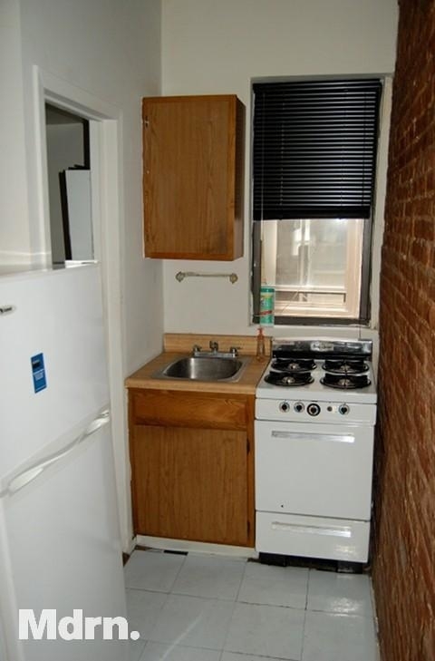 310 East 89 - Photo 3