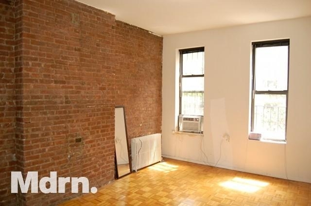 310 East 89 - Photo 0