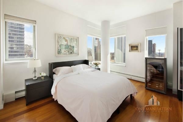 E 59th - Photo 1