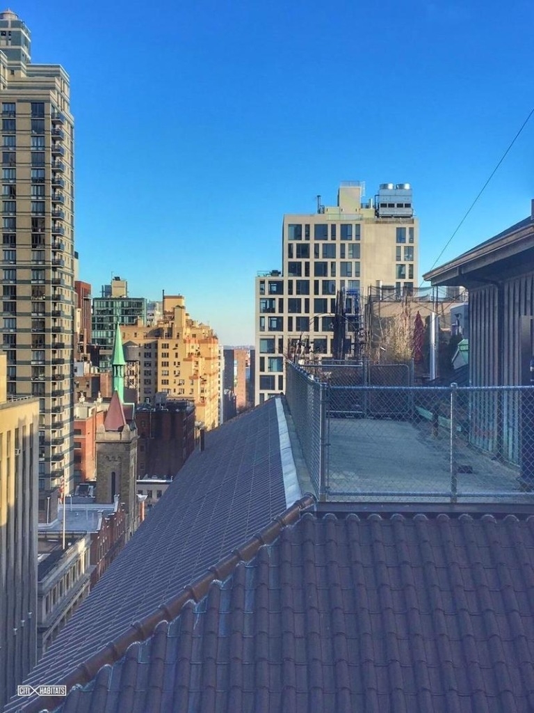 4 Lexington Avenue - Photo 4