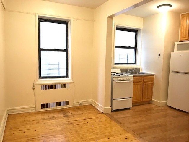 312 East 21st Street - Photo 7