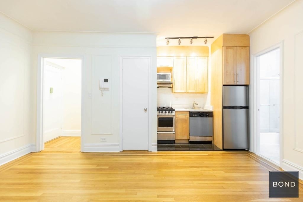 214 East 51st Street - Photo 1