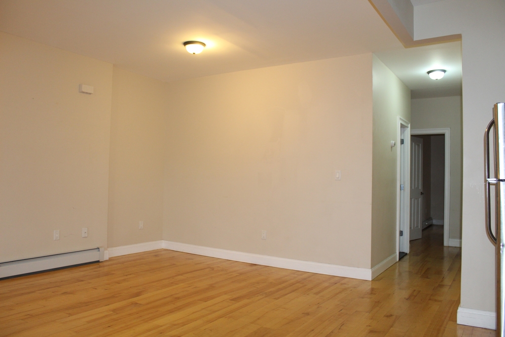 688 Greene,bed-stuy - Photo 2