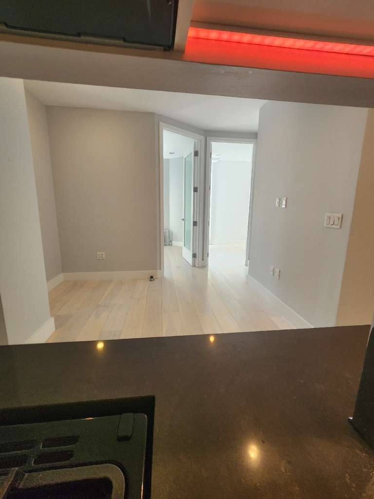 Stanton Street - Photo 3