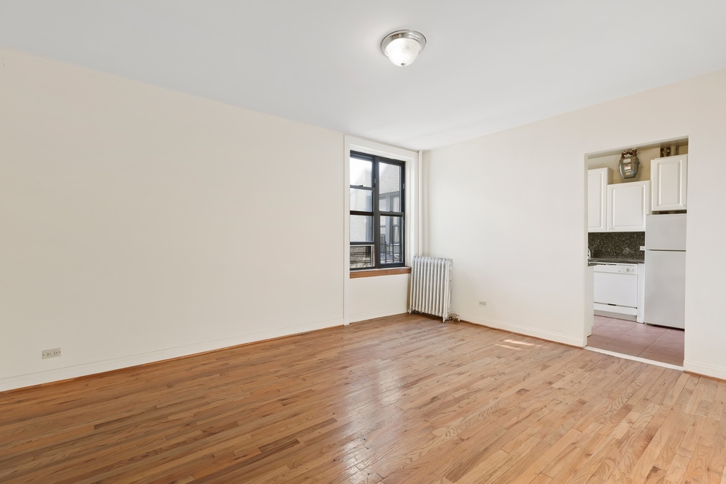 3647 Broadway - Photo 2