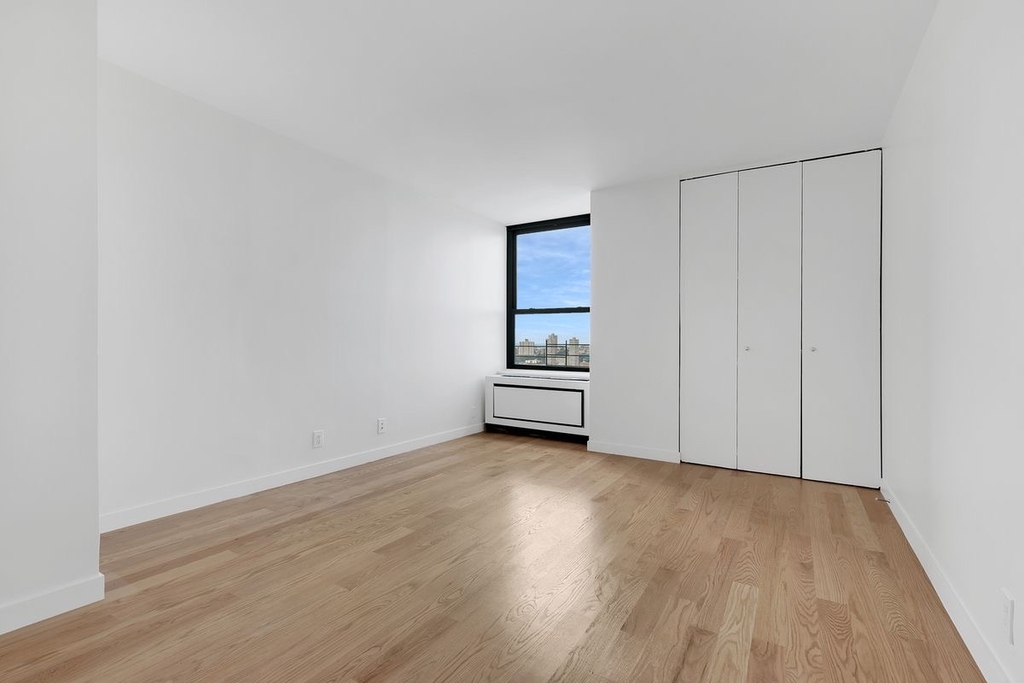 West 87th St.   Duplex Penthouse - Photo 4