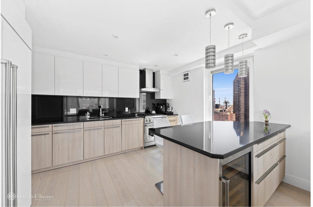 303 East 57th St - Photo 1