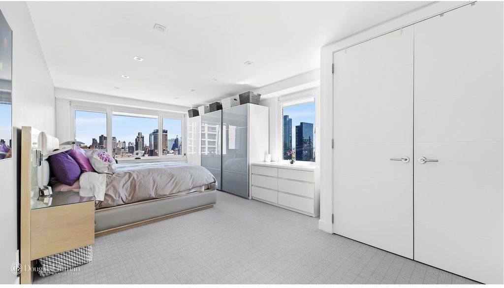 303 East 57th St - Photo 5