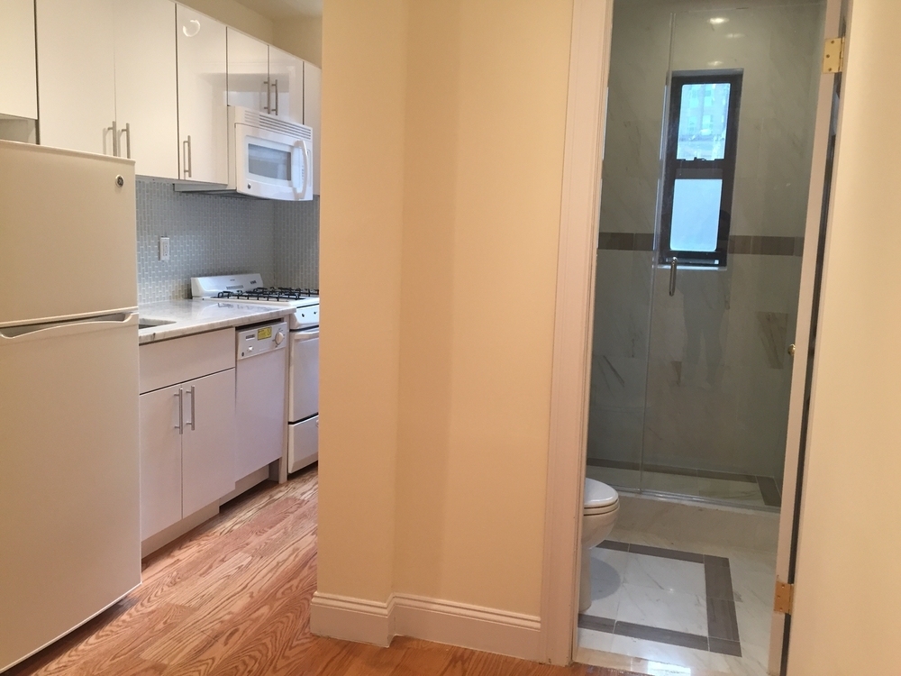 56 West 65th St - Photo 2